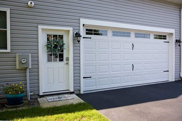 24/7 Emergency Garage Door Roller Replacement experts in Magee, MS